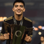 gilberto-mora-cargando-copa